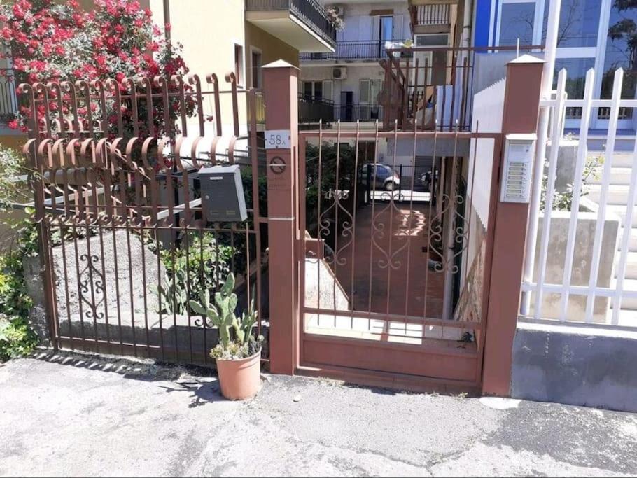 Appartamento Da Nella Giardini Naxos Eksteriør billede
